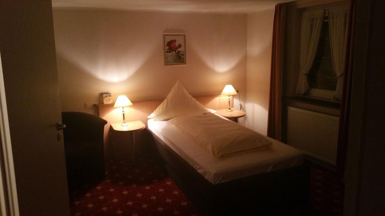 Land-Gut Hotel Zur Bruecke Garni Дрольсхаген Экстерьер фото
