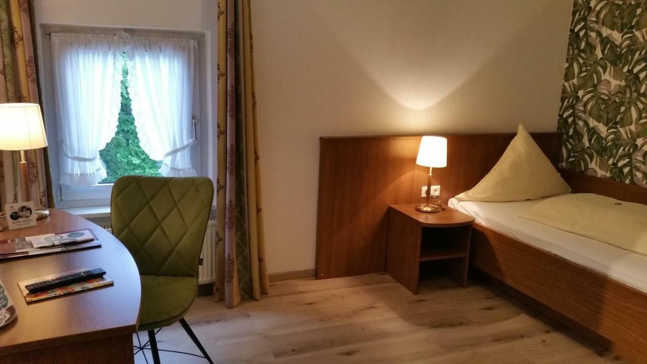 Land-Gut Hotel Zur Bruecke Garni Дрольсхаген Экстерьер фото